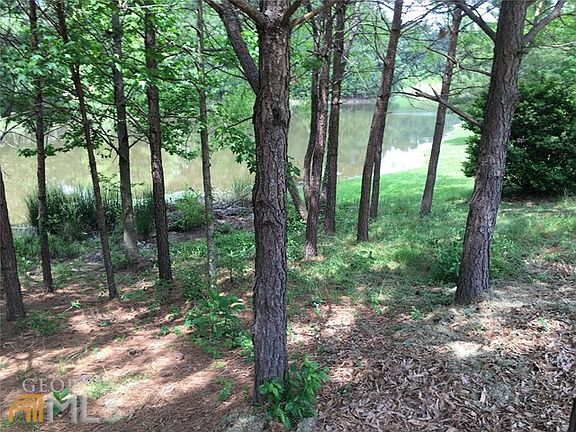 5th image of 2417 Swan Lake Dr
