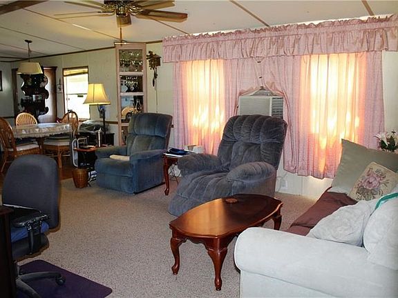 Living Room - 16X14 - Buyer to verify Measurements