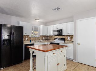 121 S Main Dr, Apache Junction, AZ 85120