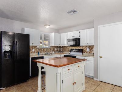 121 S Main Dr, Apache Junction, AZ, 85120