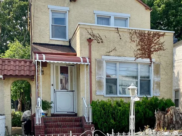 139-18 233rd Street, Rosedale, NY 11422
