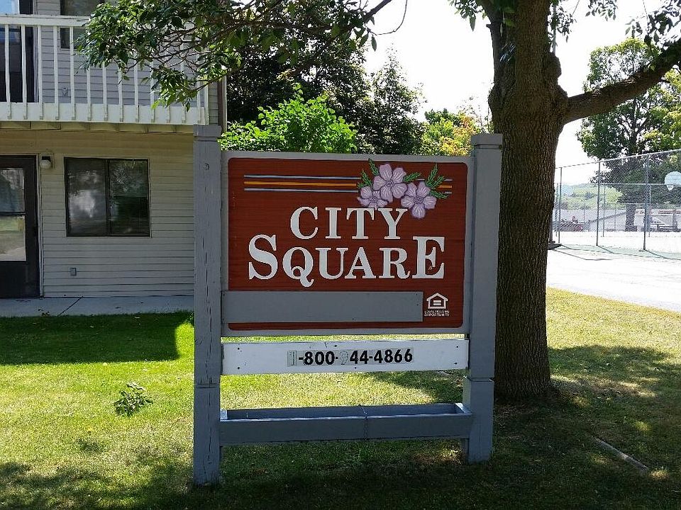 1st image of 824 Pine Ave #16
