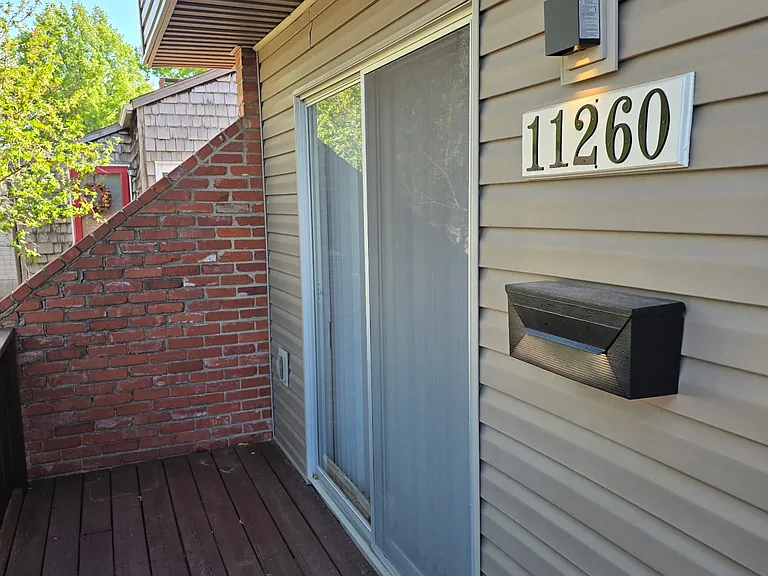11260 College Ave — Photo 2