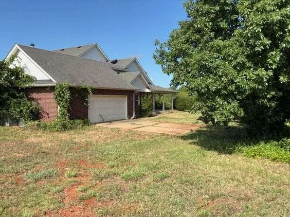 1075 S Morgan Rd, Blanchard, OK 73010