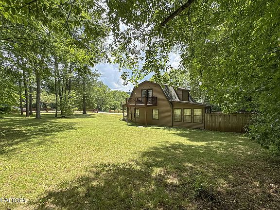 5th image of 2928 Bluegrass Ln
