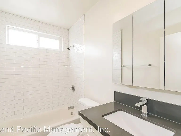 1351 Manhattan Beach Blvd #4 — Photo 6