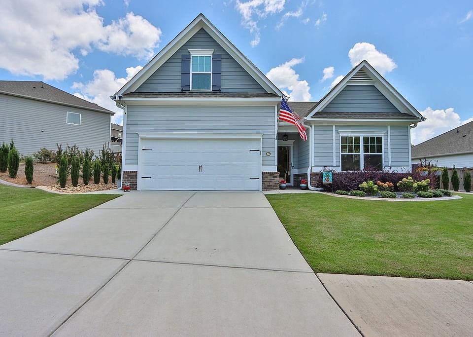 1st image of 163 Crown Pointe Dr