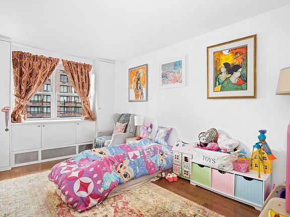 5th image of 340 E 80th St #10Z