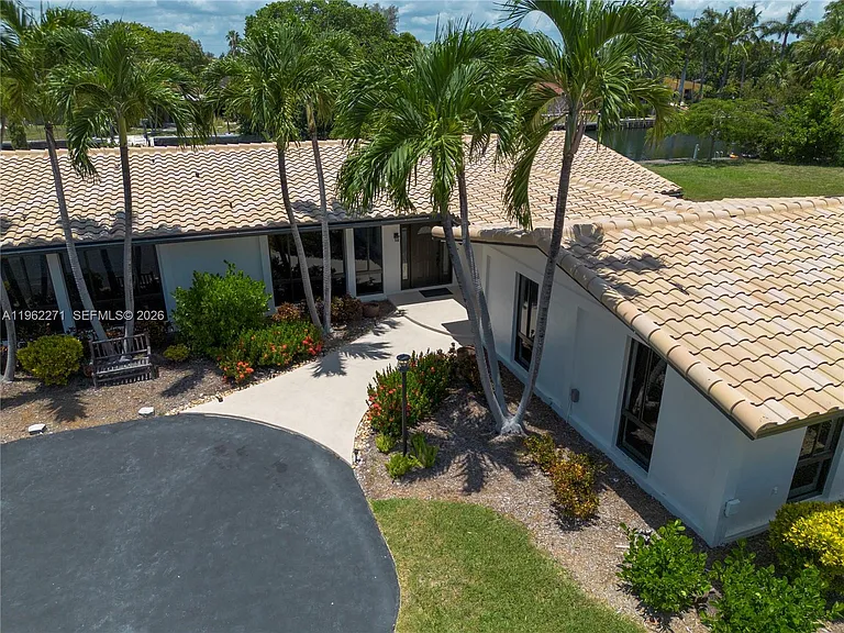636 Hibiscus Dr — Photo 13