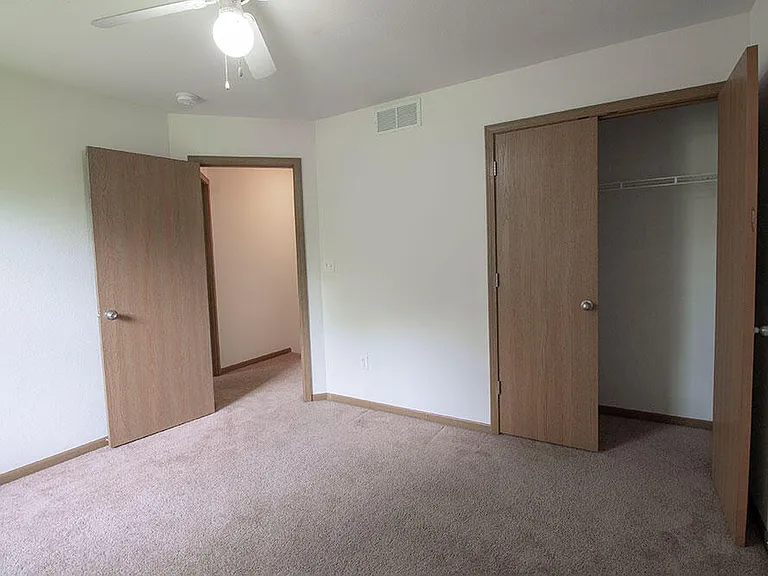 2119 Ballenger Ln — Photo 25