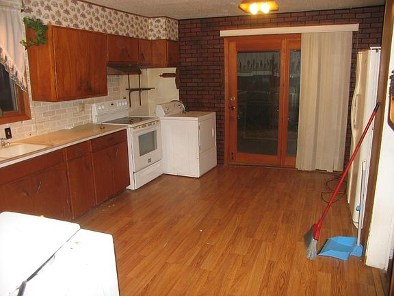 3rd image of 107 W Woodman St #107