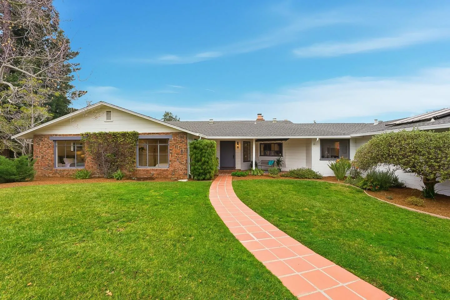 10915 Mora Dr photo 1
