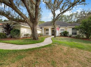 5112 Sylvan Oaks Dr, Valrico, FL 33596