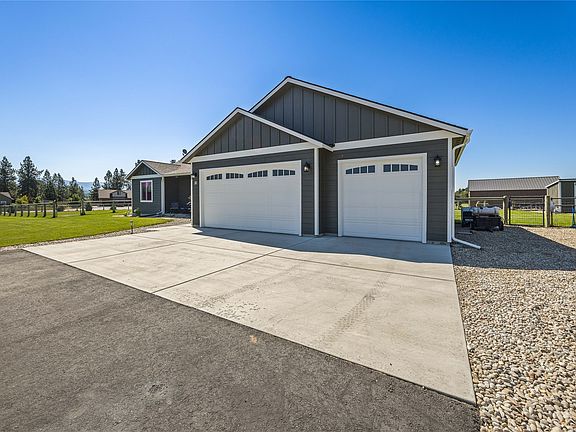 3rd image of 51 Kaycee Way