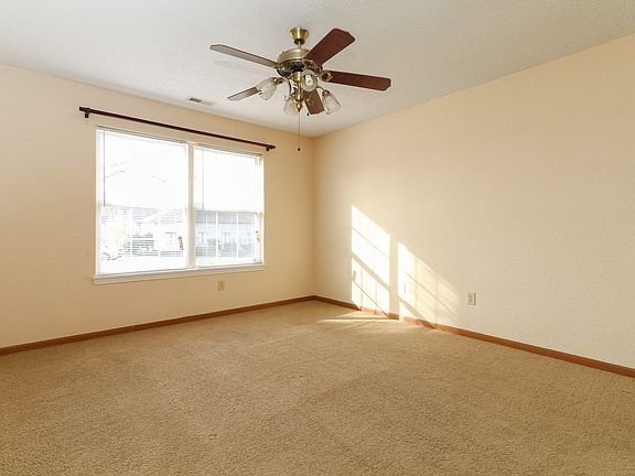 4th image of 8405 Country Creek Dr