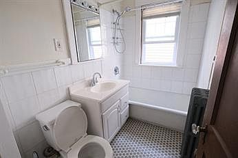 4th image of 108 Quincy Shore Dr APT 2