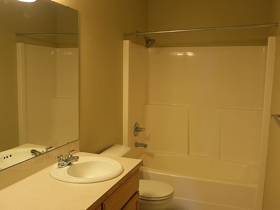 4th image of 18128 92nd Ave E
