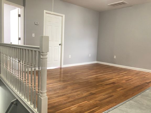 2nd image of 579 Bramhall Ave #20E