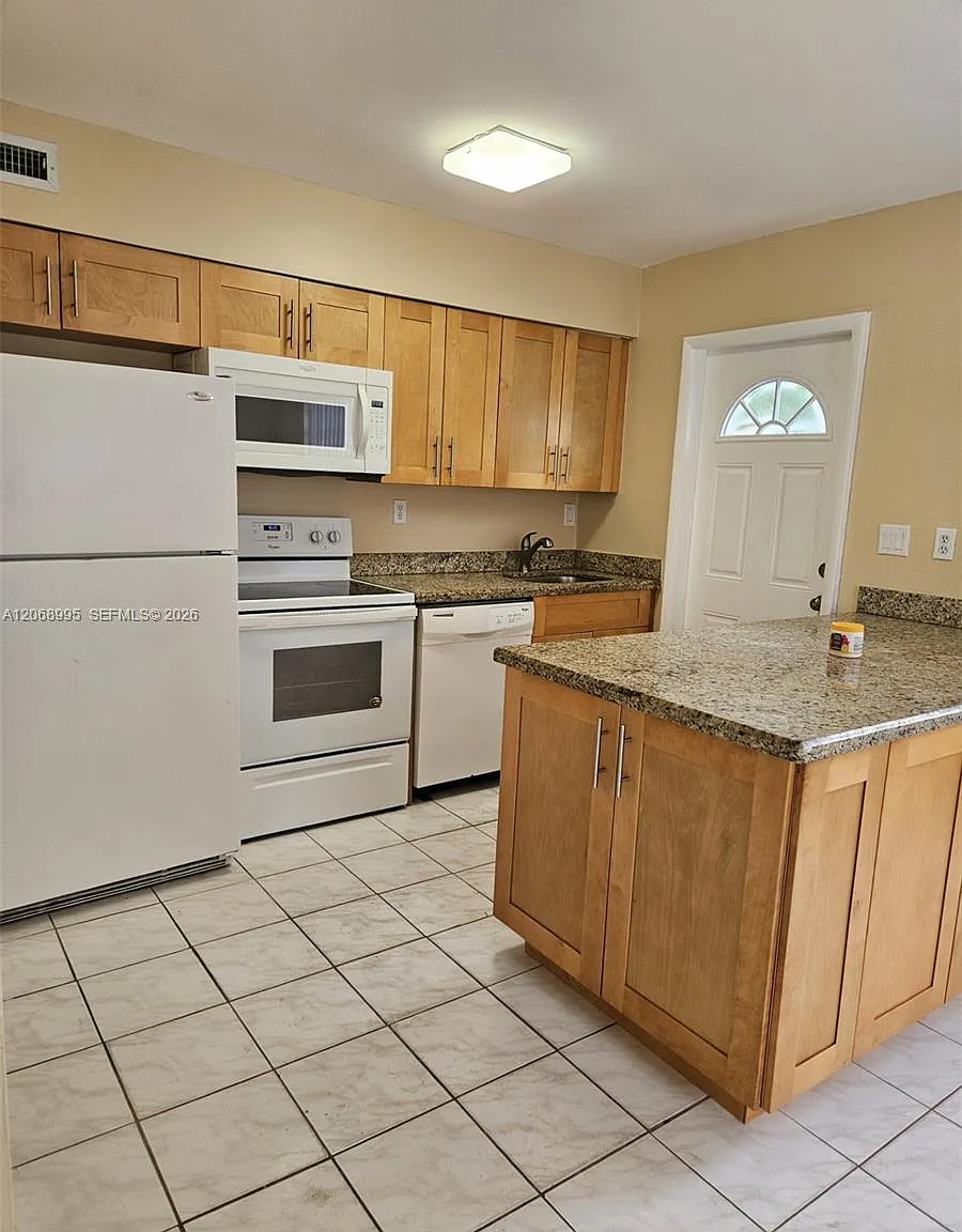 Oakland Park Second Add — Photo 3