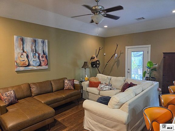 2nd image of 601 Splane Dr
