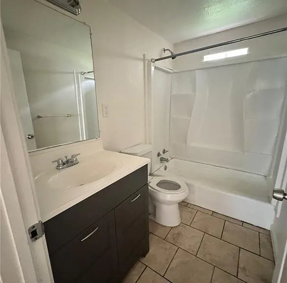 608 N College Dr #3 — Photo 40