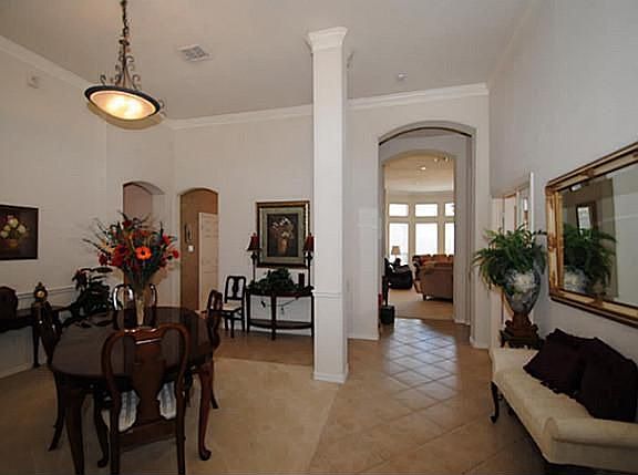 3rd image of 1301 Cilantro Dr