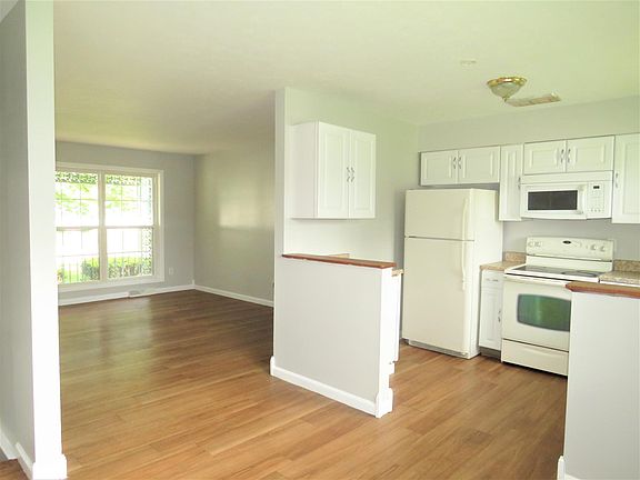 3rd image of 2208 Jackson St