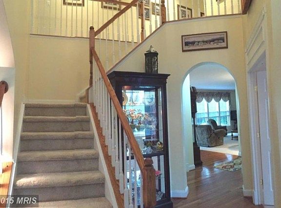 2nd image of 804 Larch Valley Ct NE