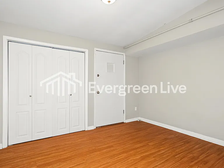 70 Taney Dr — Photo 15