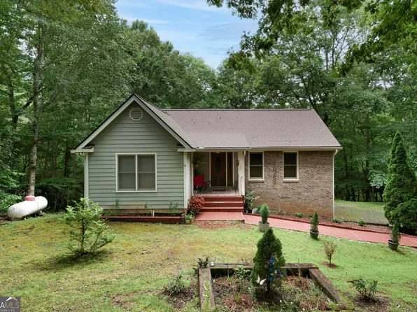 125 Jess Hooper Dr, Hayesville, NC 28904