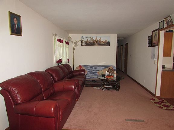 4th image of 54595 Bradley St