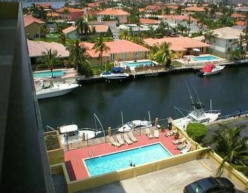 2nd image of 2903 N Miami Beach Blvd #706