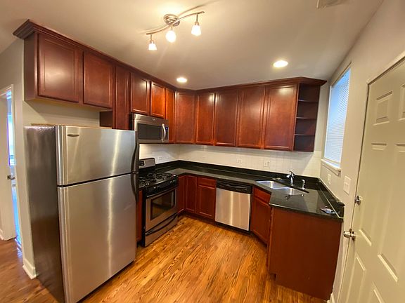 3rd image of 6500 N Washtenaw Ave APT 2