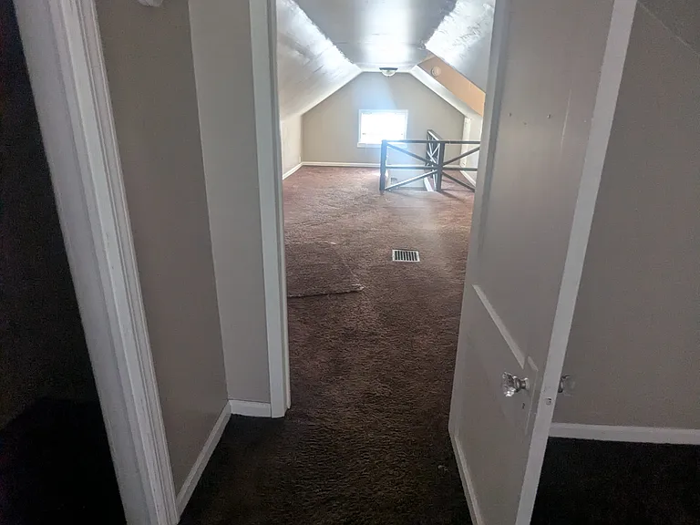 994 Peerless Ave — Photo 15