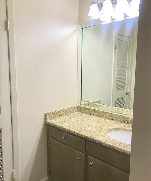 310 Eden Dr — Photo 7