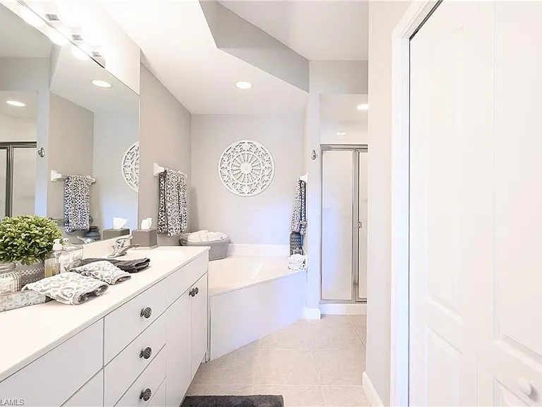 2371 Ravenna Blvd #101 — Photo 15