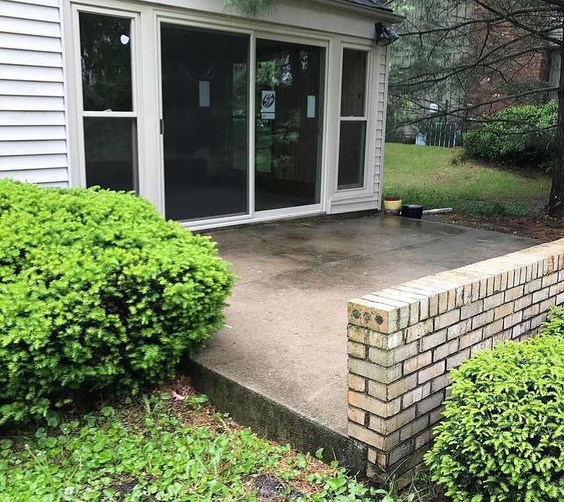 2nd image of 1178 Roxbury Rd