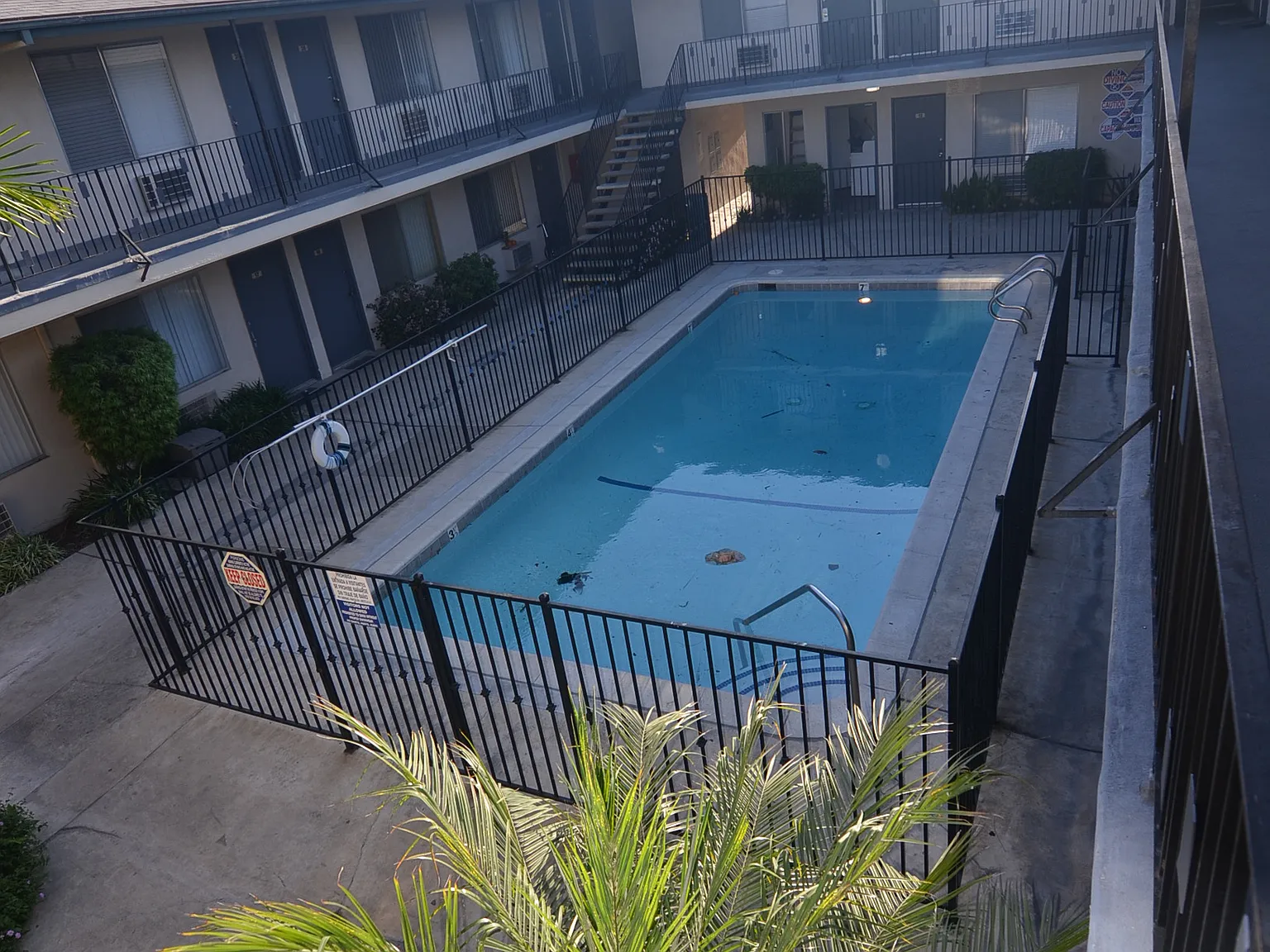 6919 Sepulveda — Photo 4