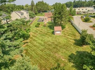 7 Hampshire Rd, Methuen, MA 01844