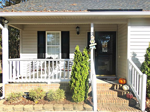 4th image of 3 Lindsay Ct