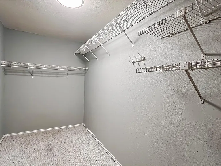 10506 Goldfield Ln — Photo 17