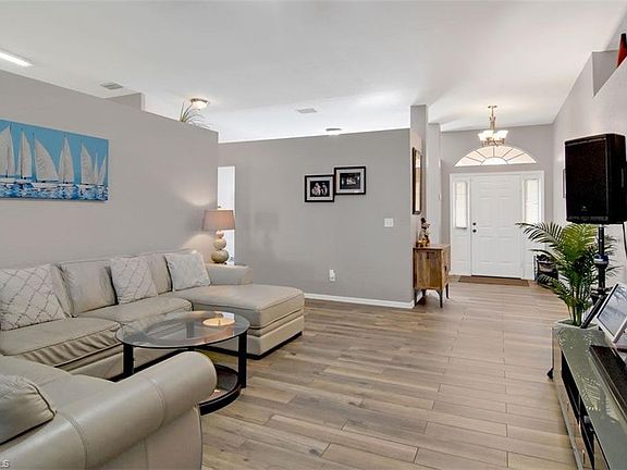 5th image of 2211 SW 25th St