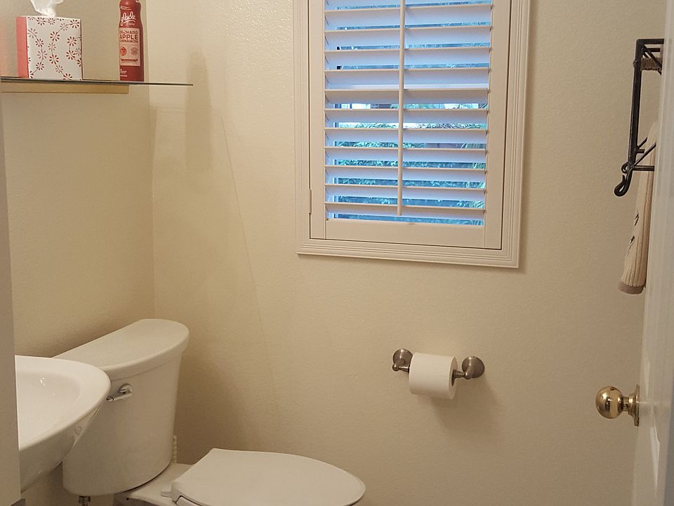Downstairs half-bath
