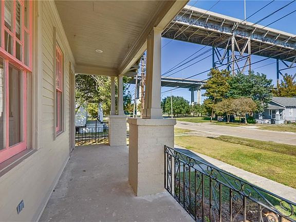 3rd image of 1735 Hermosa St