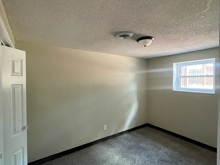807 N Clark Ave — Photo 27