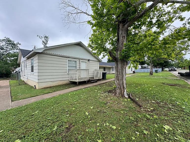 1301 Franz Dr — Photo 4