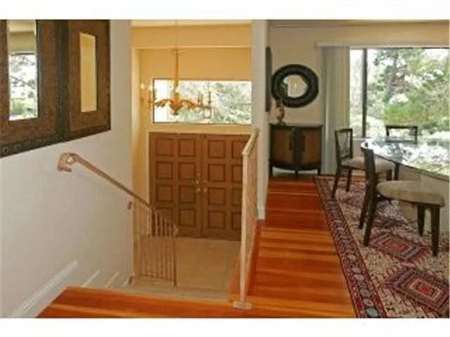 24700 Crestview Cir photo 1