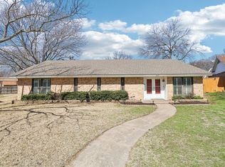 627 E Center Cir, Duncanville, TX 75116