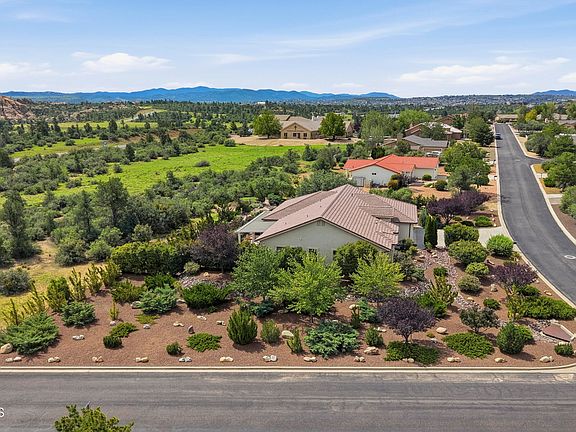 3rd image of 5871 N Honeysuckle Rd