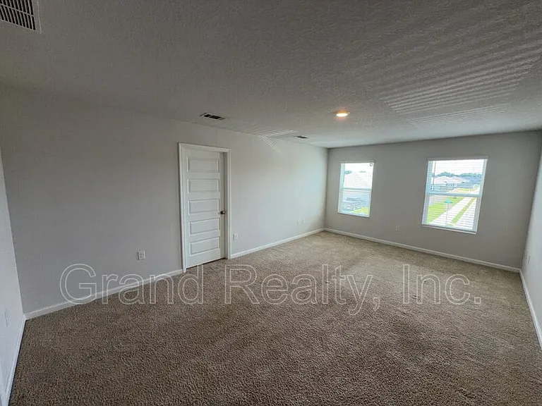 5431 Peach Dr — Photo 10